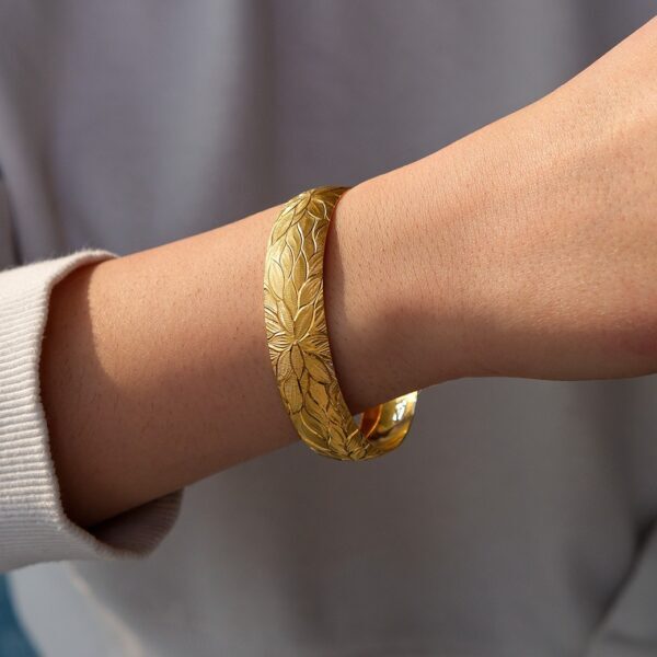 Altın Kaplama Bilezik Lotus Çiçeği Motifli 1.5 CM BLZ-1461