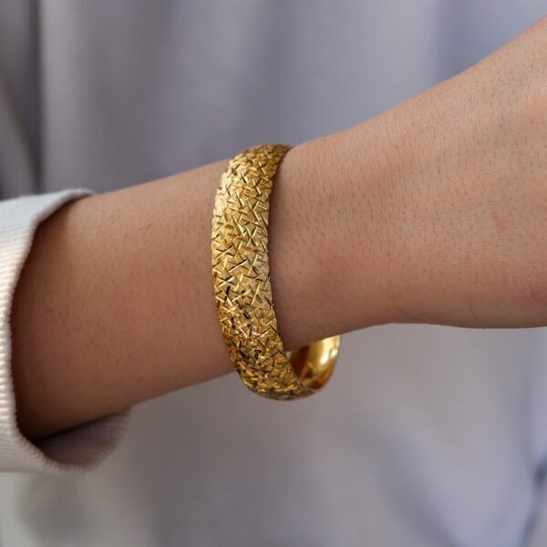 İmitasyon Bilezik Altın Kaplama 1.5 CM Cam Kırığı Desenli BLZ-3071