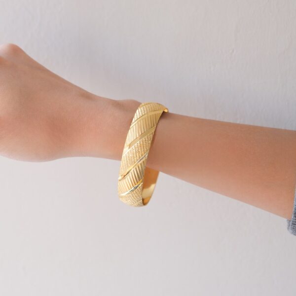 İmitasyon Bilezik Yan Çizgili Model 1.5 Cm BLZ-3085