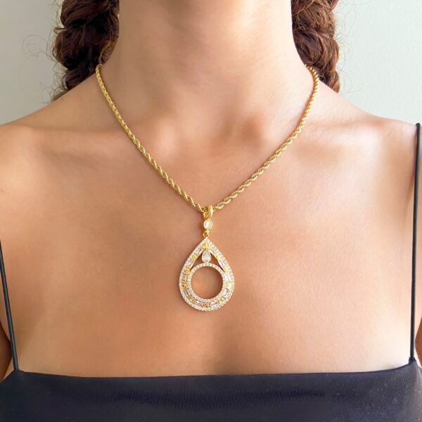 Alternative view of Çeyrek Altın Çerçeveli Kolye Ucu Altın Kapalama İşlemeli TGR-537