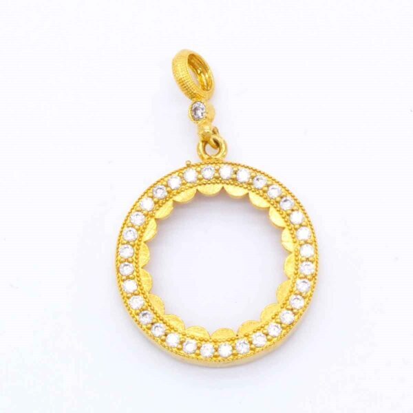 Yarım Altın Çerçevesi Kolye Ucu Altın Kaplama İşlemeli TGR-258