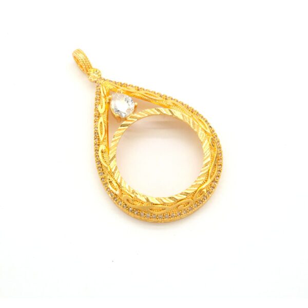 Alternative view of Tam Altın Çerçeveli Kolye​ Ucu Altın Kaplama İşlemeli TGR-592