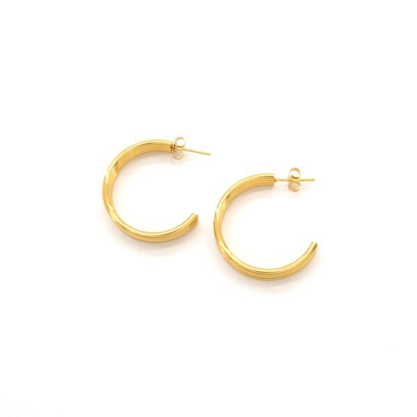 Alternative view of Çelik Halak Küpe Kadın Altın Kaplama Çizgili Model UNK-800