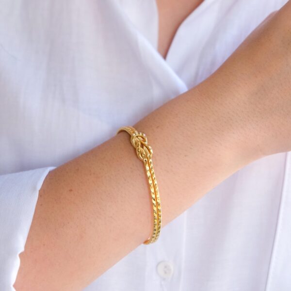 Alternative view of Altın Kaplama İmitasyon İşlemeli Model Aşk Düğümü Ajda Bilezik BLZ-3137