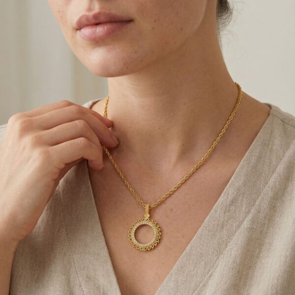 Alternative view of Yarım Altın Çerçeveli Kolye Ucu Altın Kaplama TGR-610