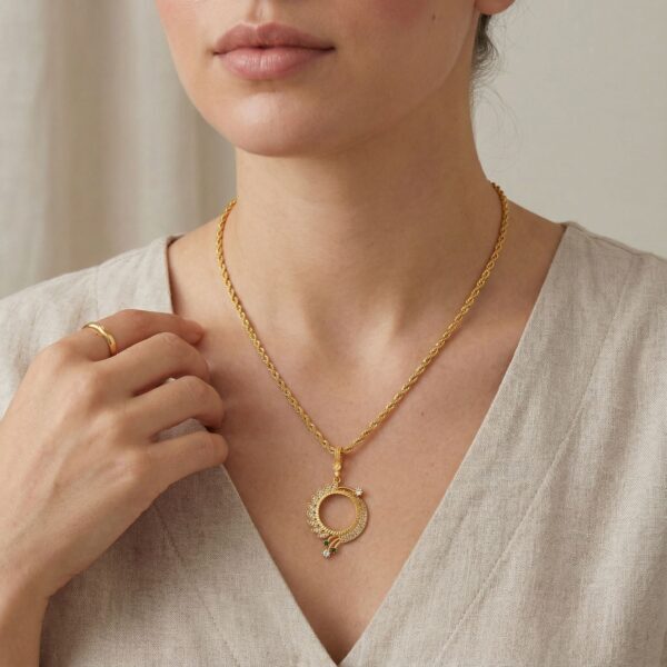 Yarım Altın Çerçeveli Kolye Ucu Altın Kaplama Yuvarlak TGR-630