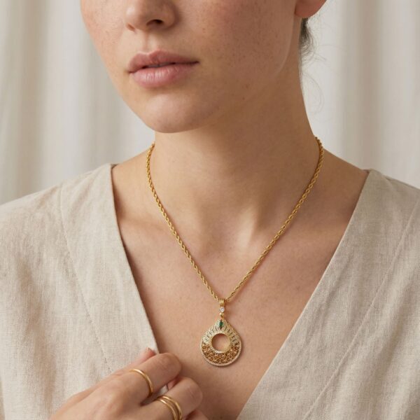 Alternative view of Çeyrek Altın Çerçeveli Kolye Ucu Altın Kaplama TGR-692