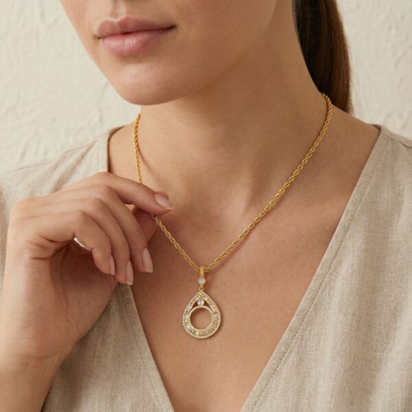 Alternative view of Çeyrek Altın Çerçeveli Kolye Ucu Altın Kapalama İşlemeli TGR-537