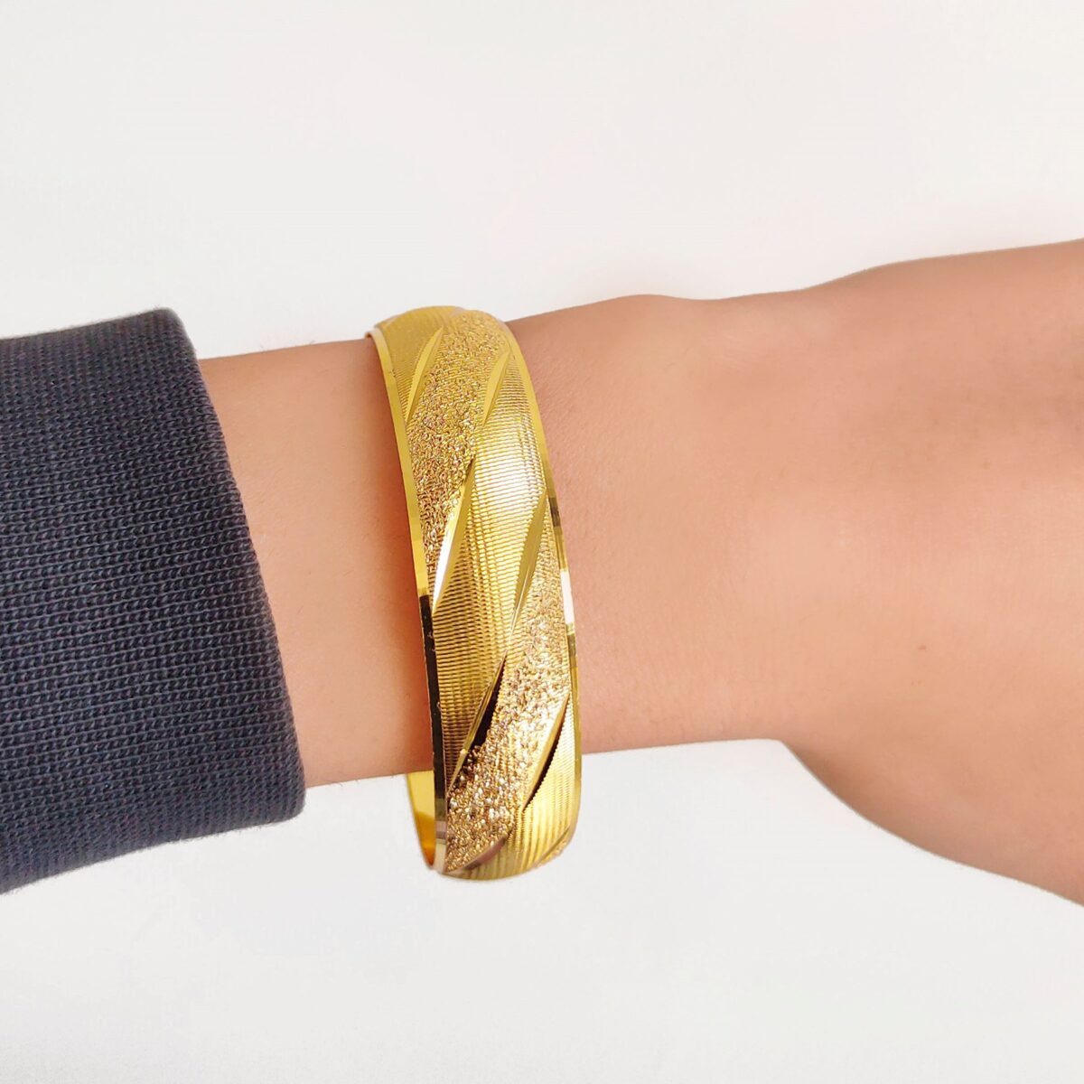 BZ İmitasyon Altın Kaplama 15mm İşlemeli Bilezik BLZ-3019