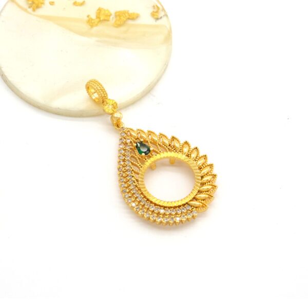 Alternative view of Çeyrek Altın Çerçeveli Kolye Ucu Altın Kaplama-TGR-687